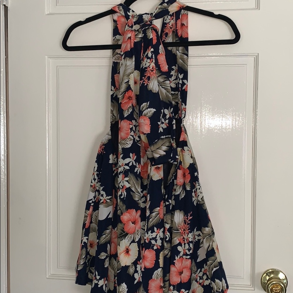 Backless romper - Picture 2 of 2